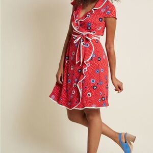 MODCLOTH Red Floral Daytime Dapper Wrap Dress sz. M